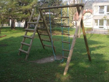 Konštrukcia s lanovým rebríkom, rebríkom a  lanom